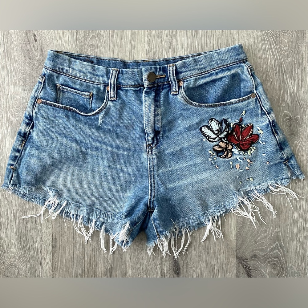 Blank NYC PIN-UP  High Rise Jean Shorts Floral Embroidary Size 27